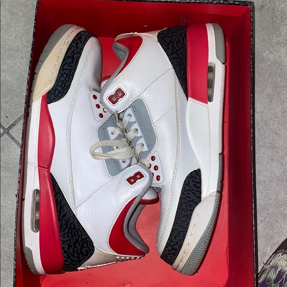 Air Jordan 3 Retro OG - Picture 2 of 5